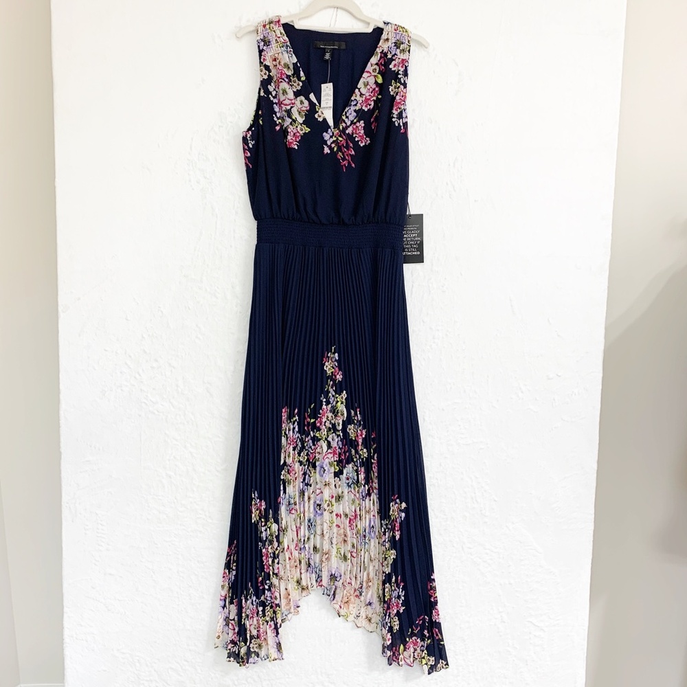 White House Black Market Navy Floral Smocked Pleated Midi Dress Sz 6 - Picture 3 of 16